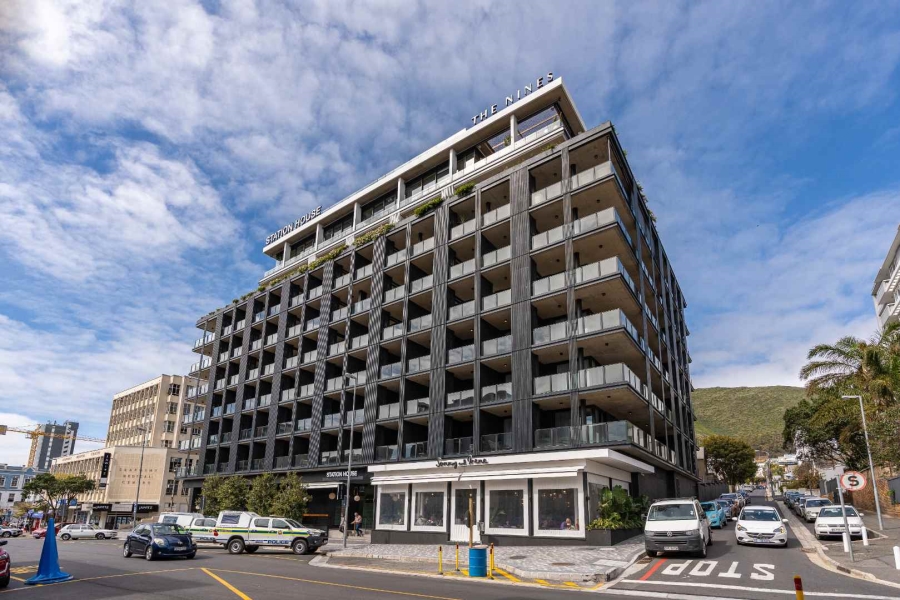 3 Bedroom Property for Sale in Sea Point Western Cape